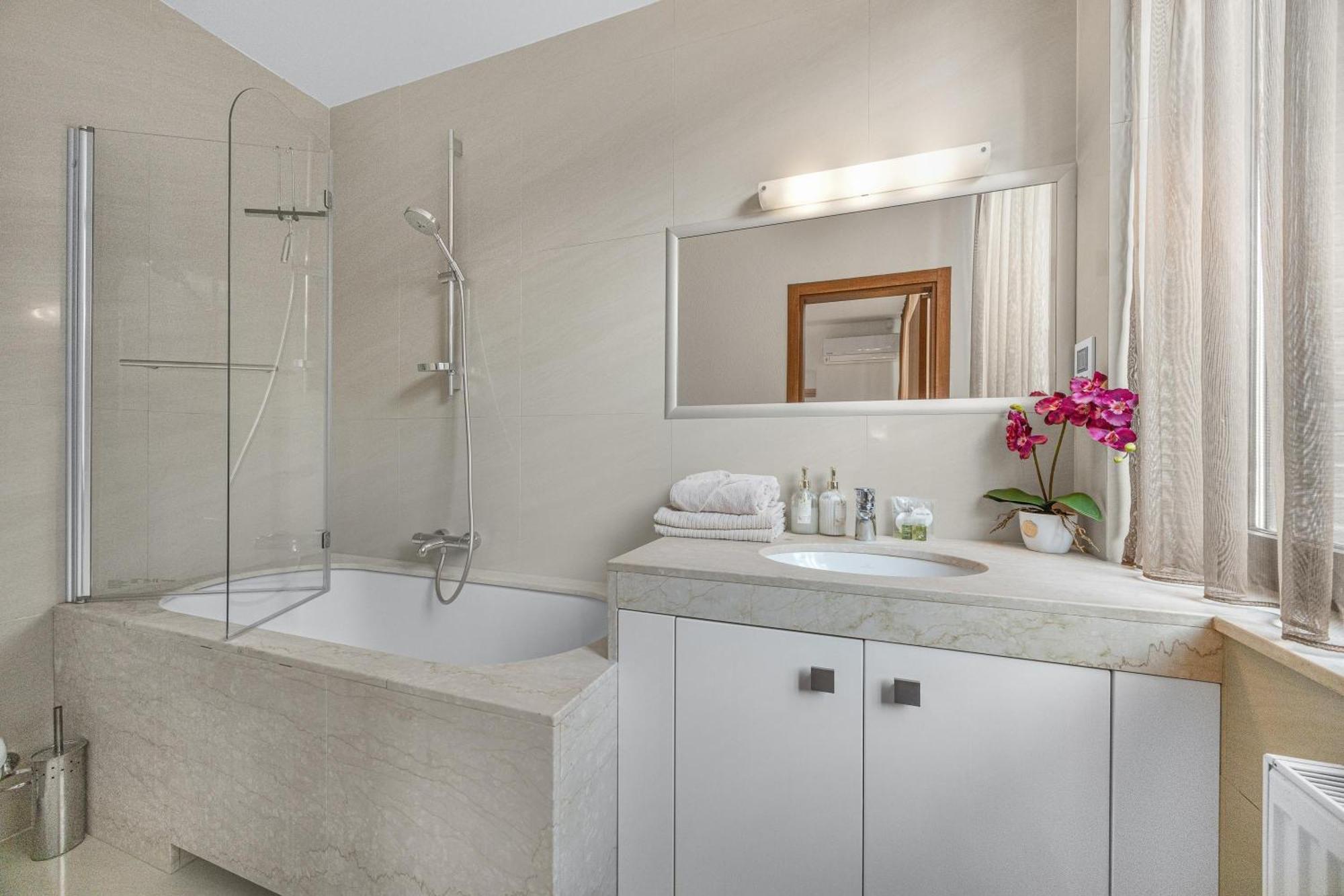 Revon Business Apartment 50 Dunajska Bratislava Eksteriør billede