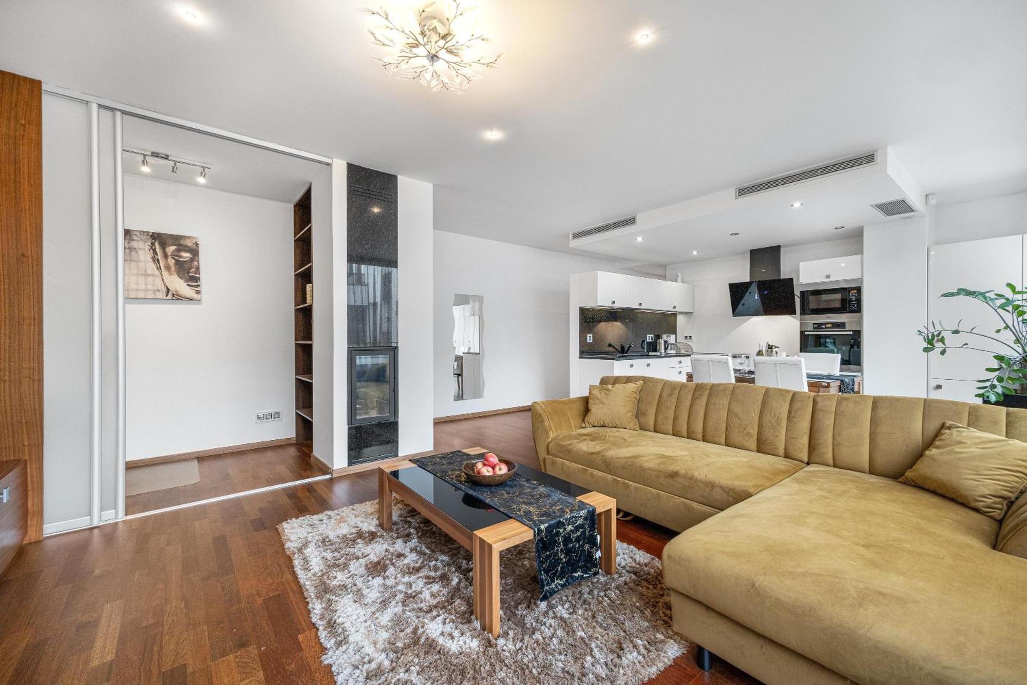 Revon Business Apartment 50 Dunajska Bratislava Eksteriør billede
