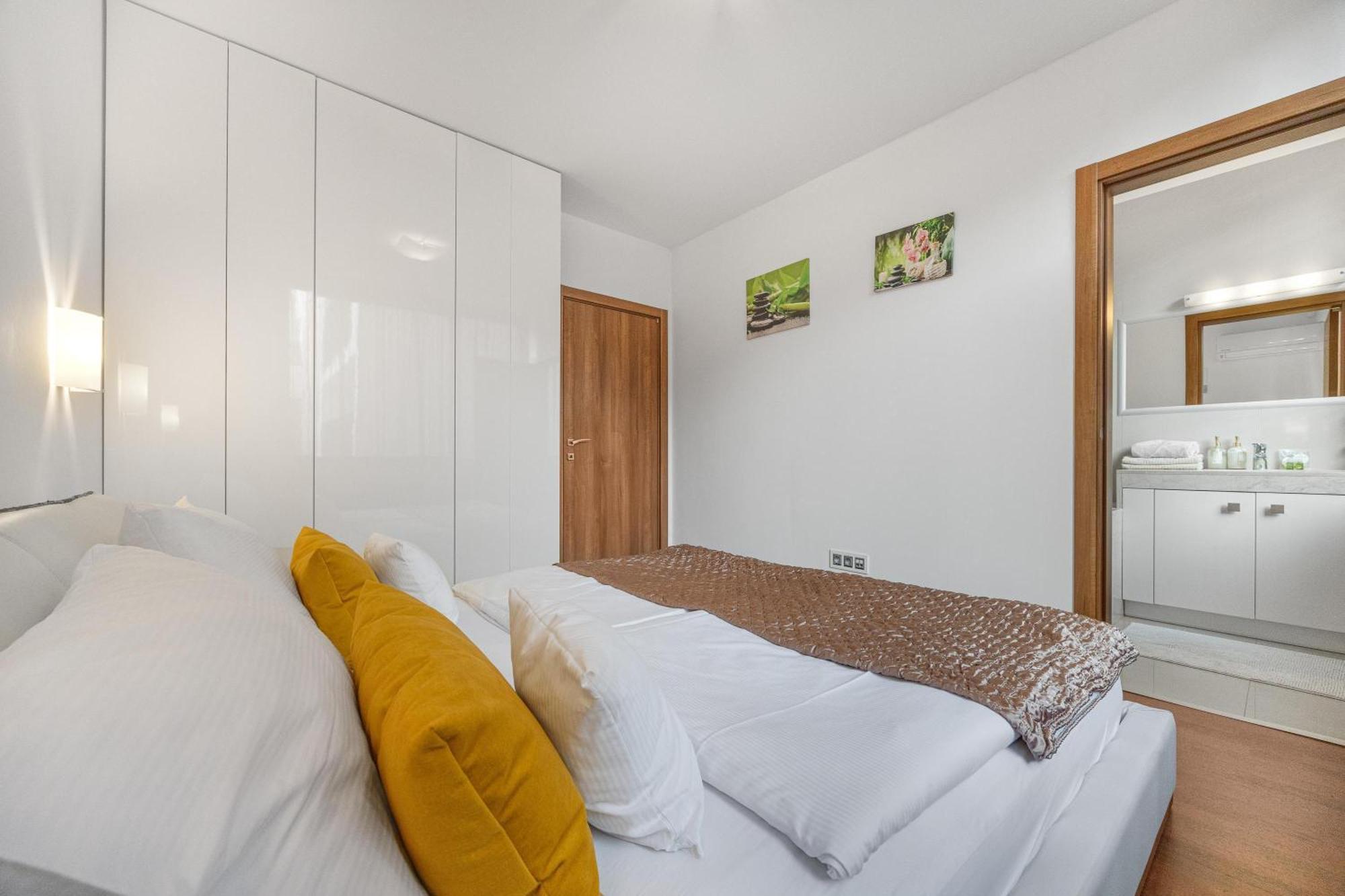 Revon Business Apartment 50 Dunajska Bratislava Eksteriør billede